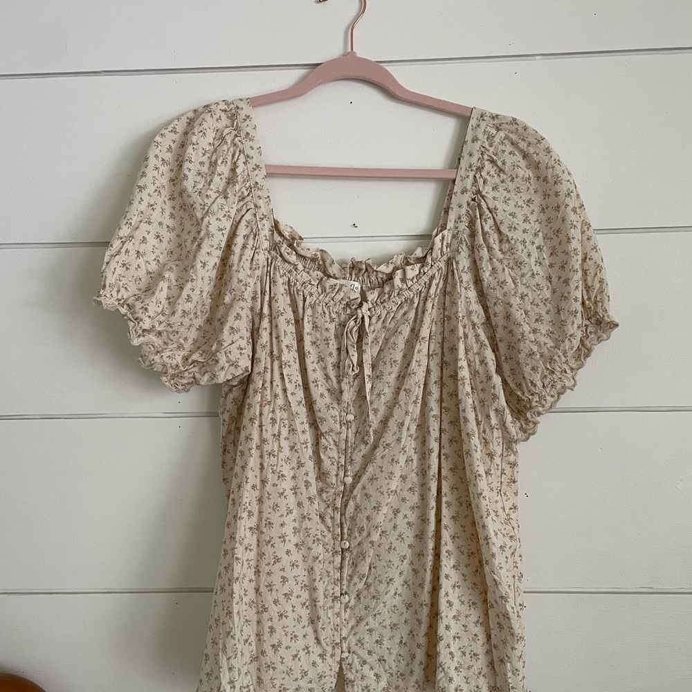 Neuflora ~ Dainty Floral Blouse